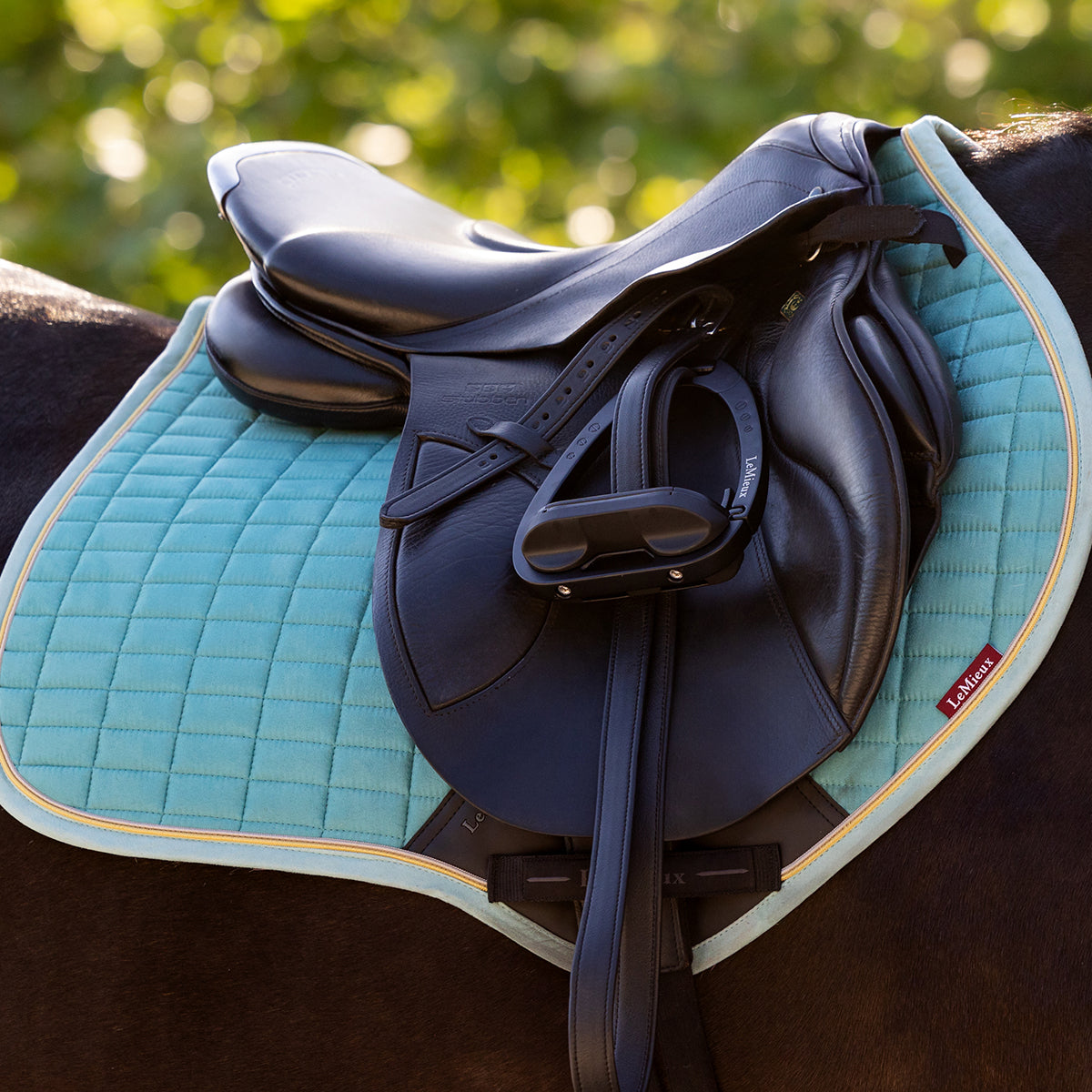Lemieux Suede Close Contact Square Saddlepad