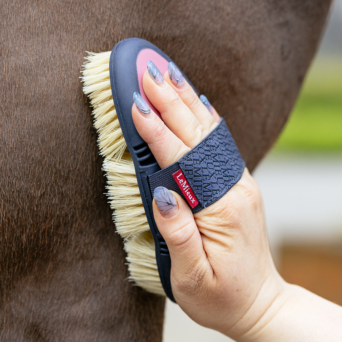 Le Mieux Flexi Soft Body Brush