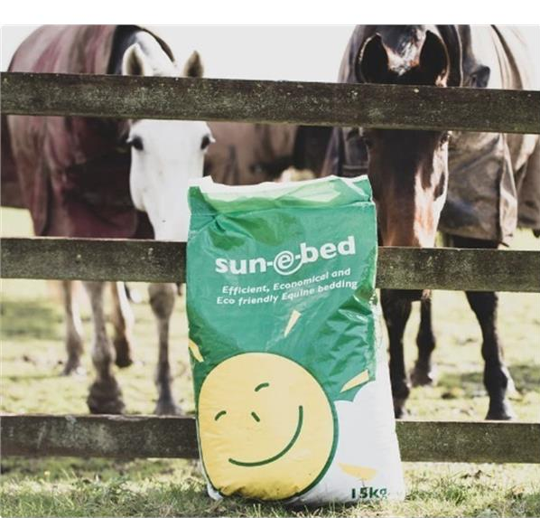 Sun E Bed Soft Bedding Straw Pellets Pallet (65 x 15kg)